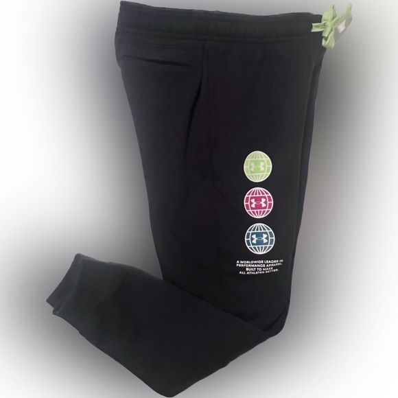 Boys Under Armour black sweatpants, size small / 6 - Picture 2 of 3